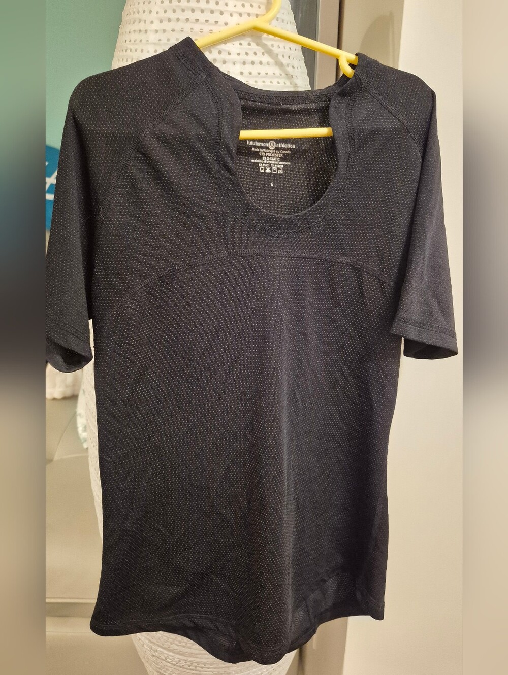 Lululemon athletica Black Short Sleeve Athletic Tee